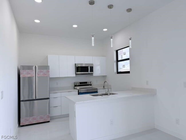 Building Photo - 477 Rayford St