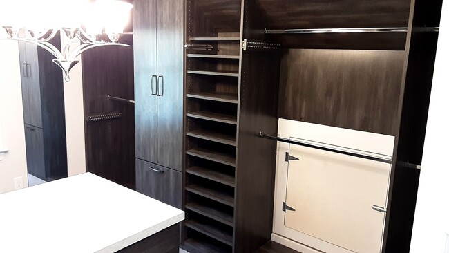 Building Photo - Country Estate Home in Ashland Area