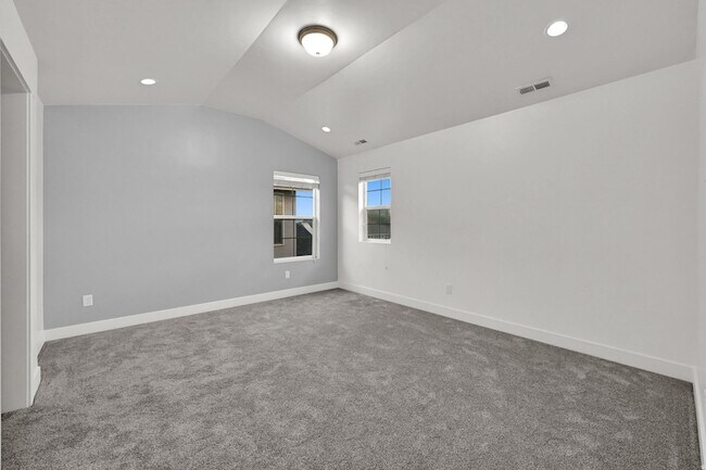 Building Photo - 2147 Kimber Ln