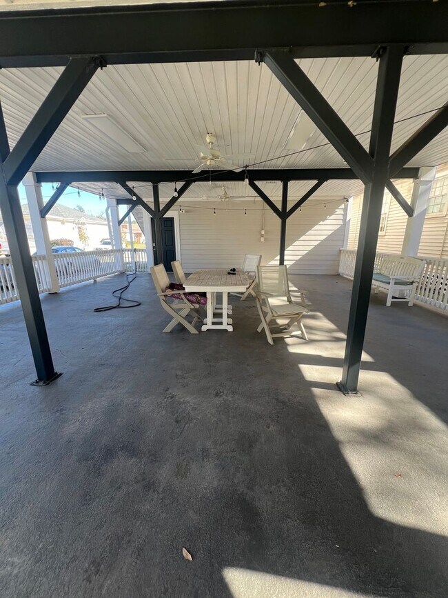 Building Photo - 4 Bedroom with Office Space Near Tulane/Loyola Text (510)-631-1171 for more info!