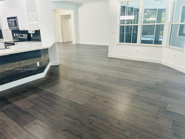 Building Photo - 1046 SW 159th Way