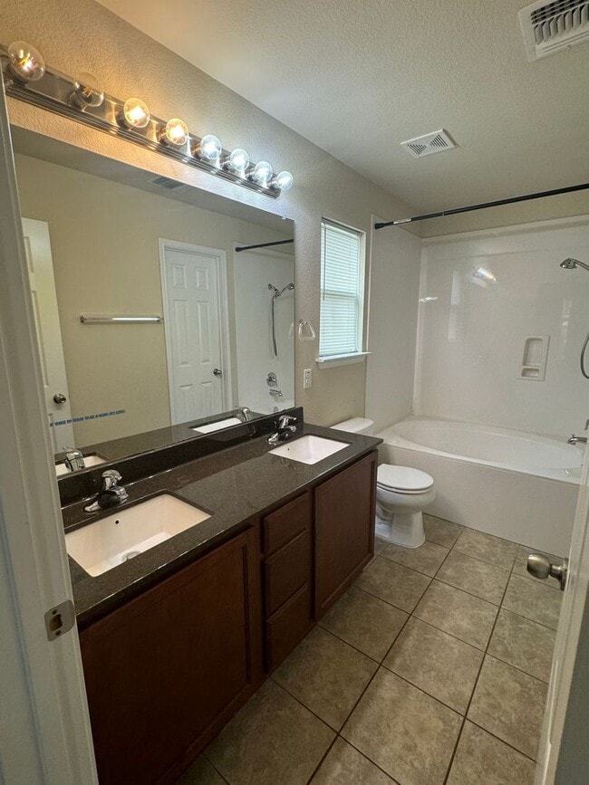 Building Photo - 4 bedroom located in Yowell Ranch!