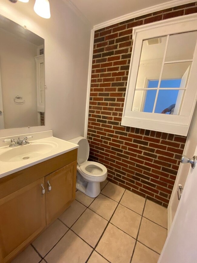 Building Photo - BRIDGETOWN - Charming 4 bedroom home w lots of living space.  1 car gar.  deck.