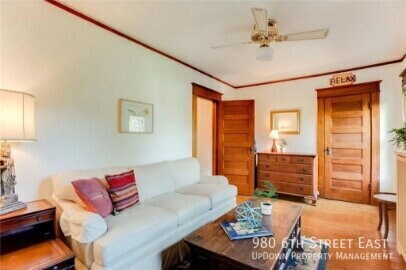 Building Photo - 980 6th St E