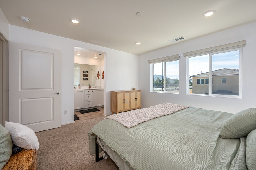 Building Photo - 30937 Viper Ct