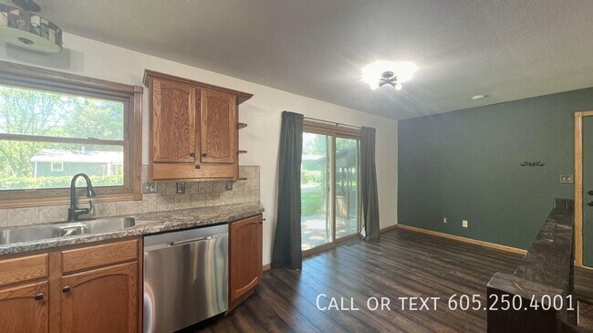 Building Photo - Spacious, Stylish, and Convenient Living