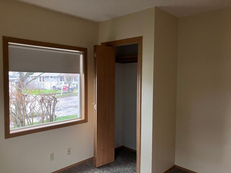 Bedroom - 7104 North Mears Street