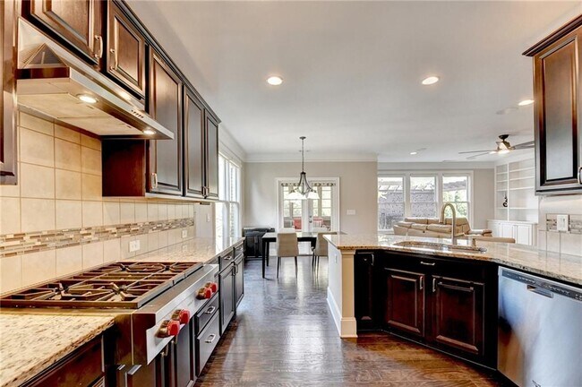 Building Photo - 11653 Parkside Ave