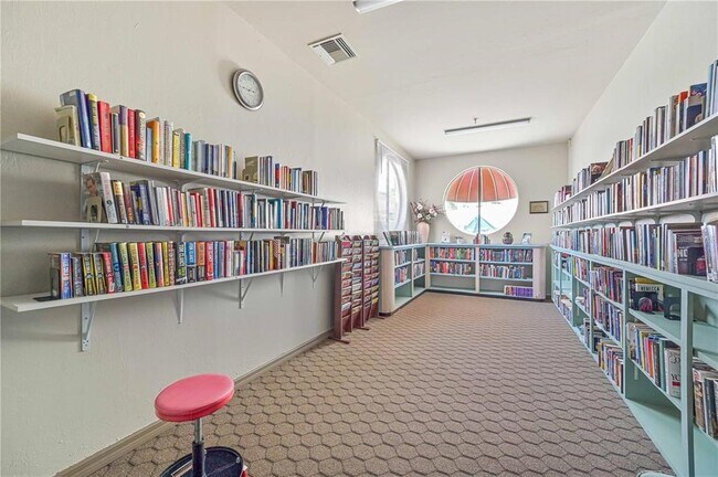 Building Photo - 3832 Sabal Springs Blvd