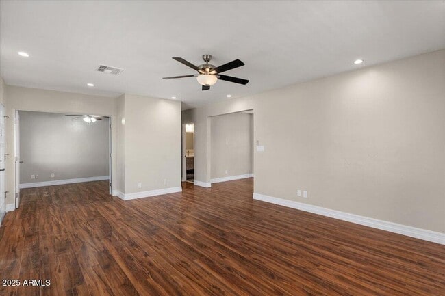 Building Photo - 838 E Belmont Ave