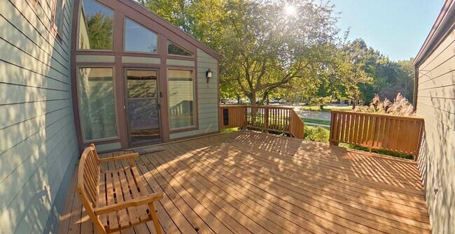 Building Photo - Two Large Porches + Stainless Steel Applia...