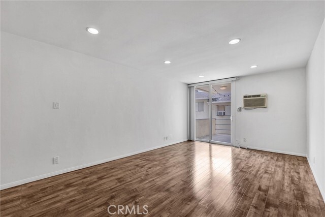 Building Photo - 320 S Gramercy Pl