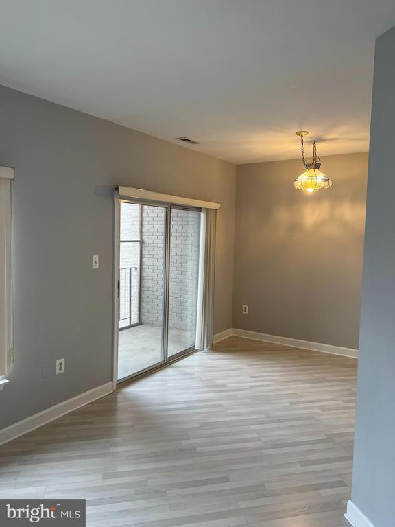 Building Photo - 615 3rd St NE