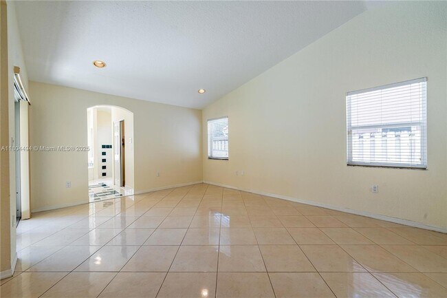 Building Photo - 1840 SW 135th Way