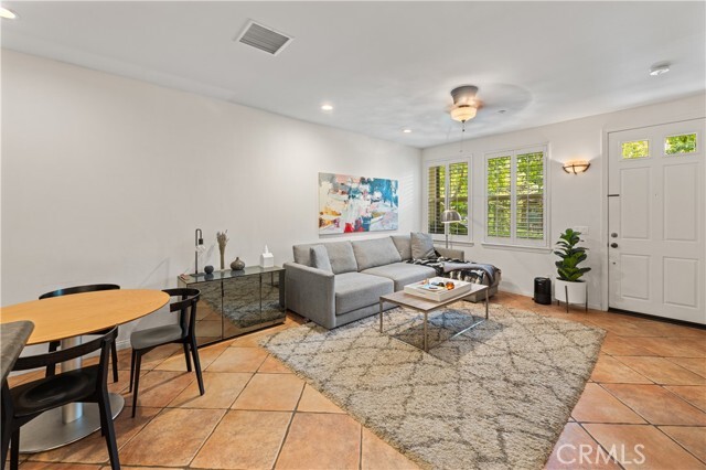 Building Photo - 122 Coral Rose