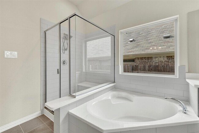 Building Photo - 908 Leadtree Loop