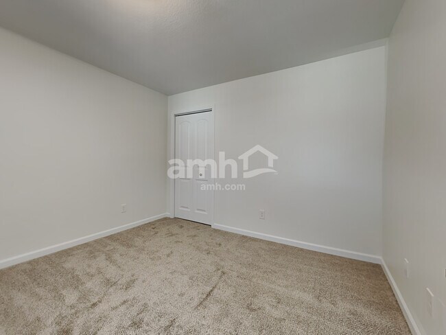 Building Photo - 6956 Holliday Park Ln