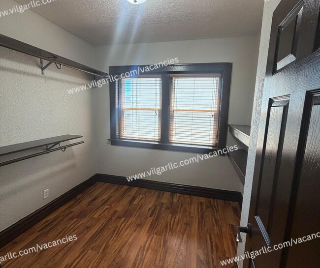 Building Photo - 3713 Hemlock St