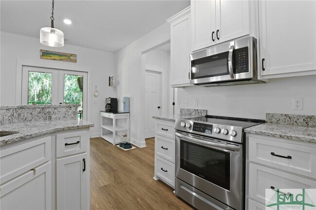 Building Photo - 1003 Dolphin Ct