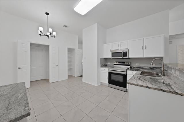 Building Photo - 1002 Manassas Dr