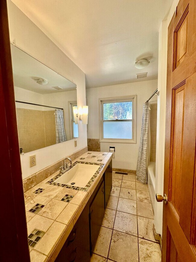 Building Photo - SPACIOUS HOME IN DESIRABLE HOT SPRINGS, 1....