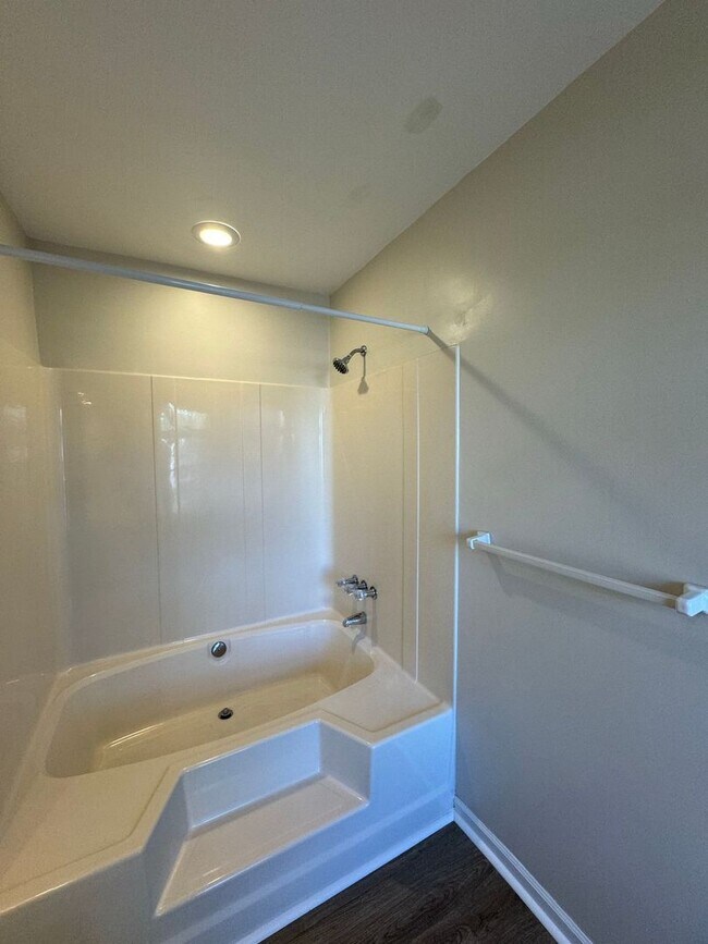 Building Photo - Welcome to this beautifully renovated detached condo!