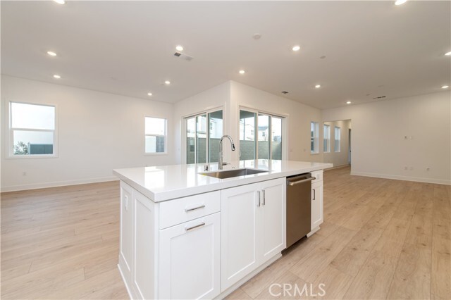 Building Photo - 548 Mulligan