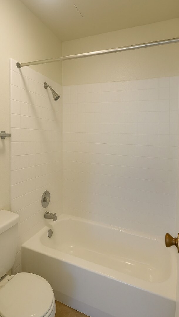 Building Photo - $500 MOVE IN SPECIAL!! One Bedroom Condo A...