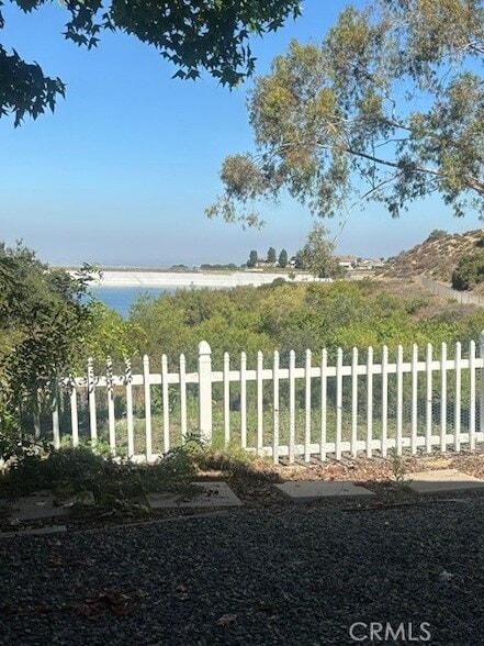 Building Photo - 7083 E Shorecrest Dr