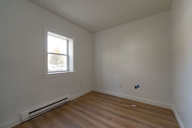 Building Photo - Spruce (294)