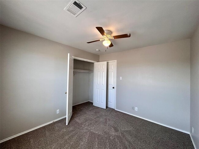 Building Photo - 2707 Westhampton Ct