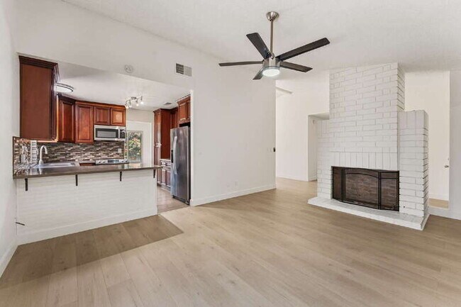 Building Photo - 5041 Palm Ave