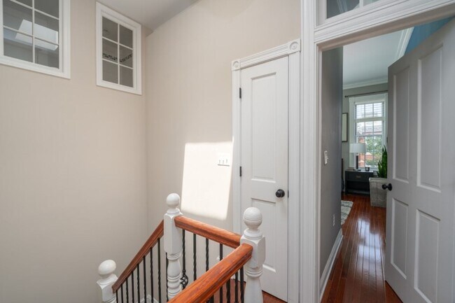 Building Photo - 129 W Ostend St