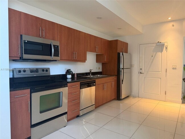 Building Photo - 111 E Flagler St