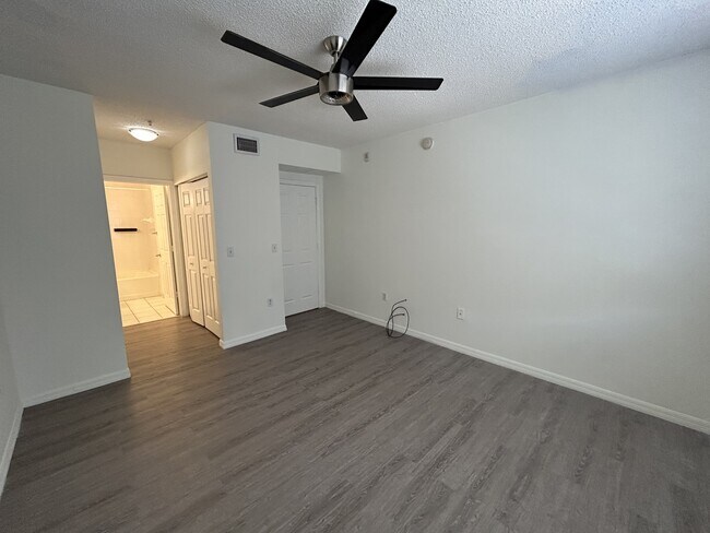 Building Photo - 2360 E Preserve Way