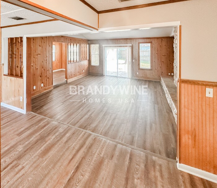 Building Photo - 10498 Arrowhead Dr