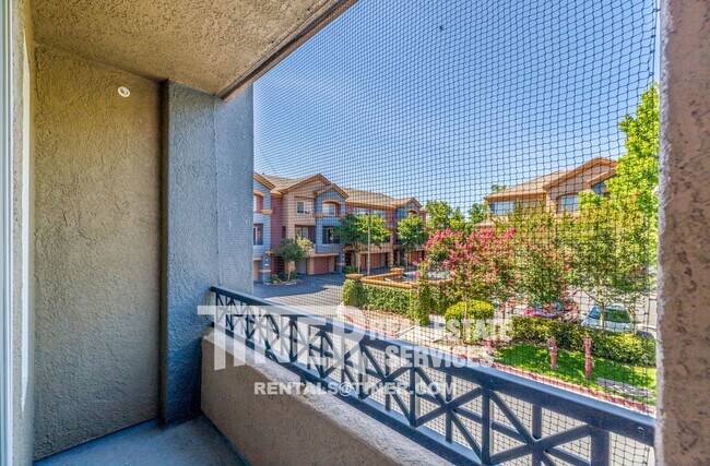 Building Photo - 2001 Club Center Dr