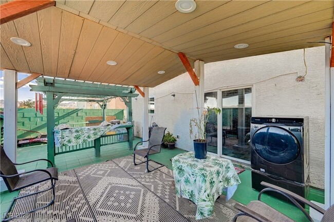 Building Photo - 5674 Diamond Palm Ct