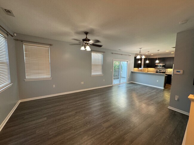 Building Photo - 1705 Halesworth Ln