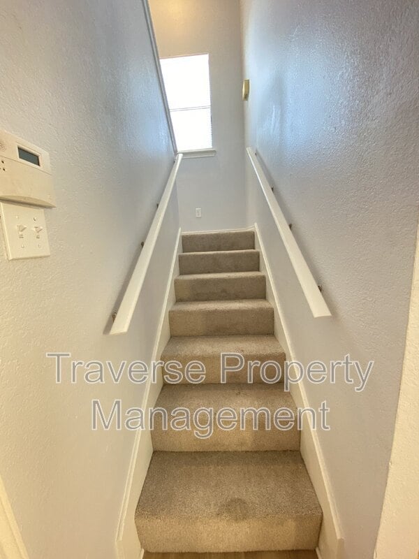 Building Photo - 2618 Isbella Dr