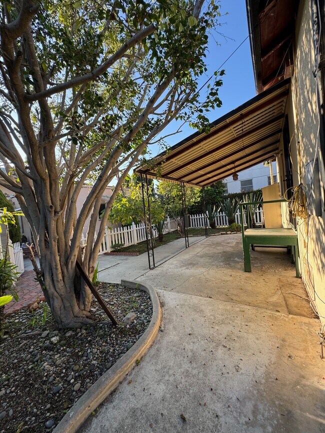 Building Photo - 838 14th St