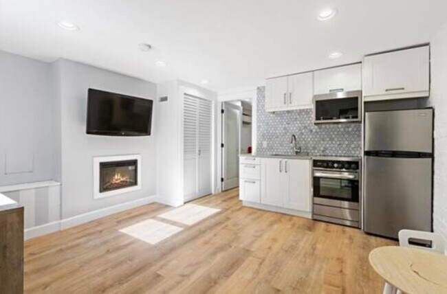 Building Photo - 288 9th St