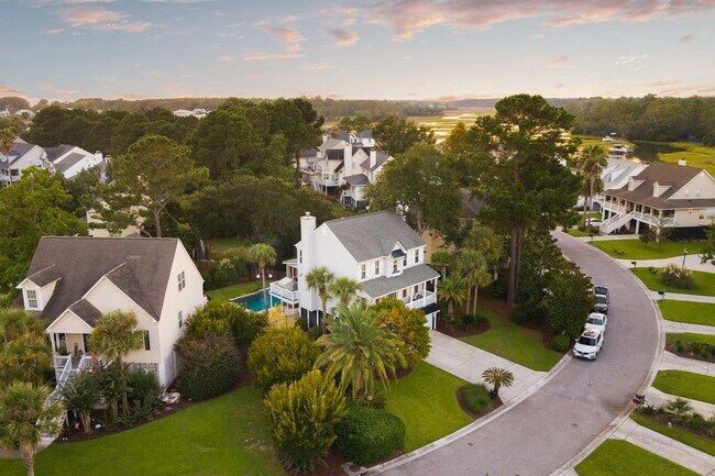 Building Photo - 1353 Black River Dr