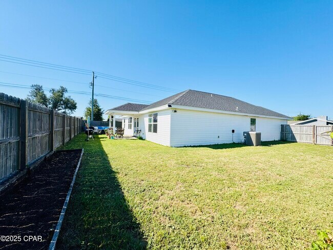 Building Photo - 425 Shadecrest Dr