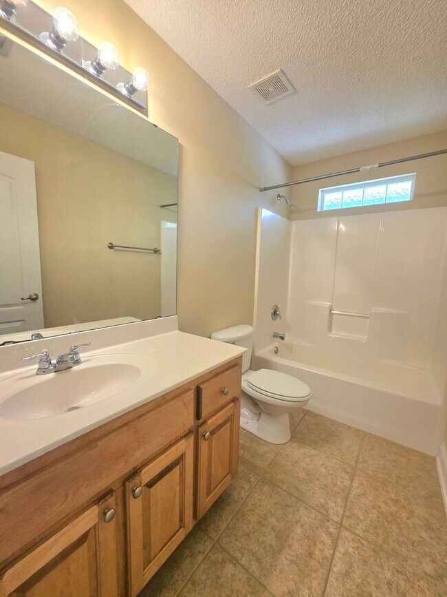 Building Photo - Backyard Paradise in Gated Cottonwood!