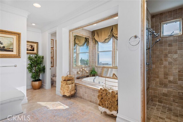 Building Photo - 7 Vista Luci