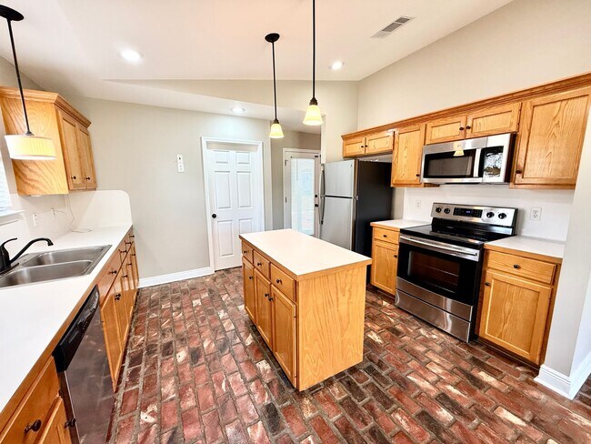 Building Photo - 12483 Fairhope Way