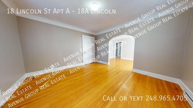 Building Photo - 18A Lincoln St - Spacious 1Bed/1Bath Apart...