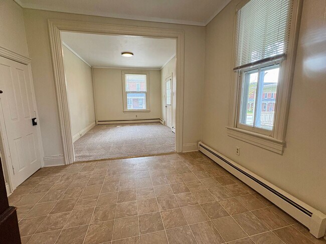 Building Photo - 539-541 S Market St