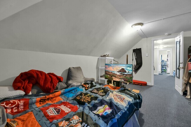 Building Photo - 1508 Summit St